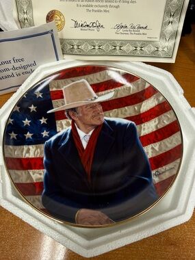 JOHN WAYNE - The Franklin Mint - Collectors Plate - 24k Gold - Robert Tanenbaum